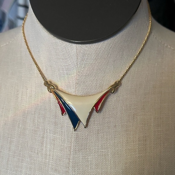 VINTAGE MONET A+++ CONDITION vintage necklace gold tone stamped & tag monet - Picture 4 of 8